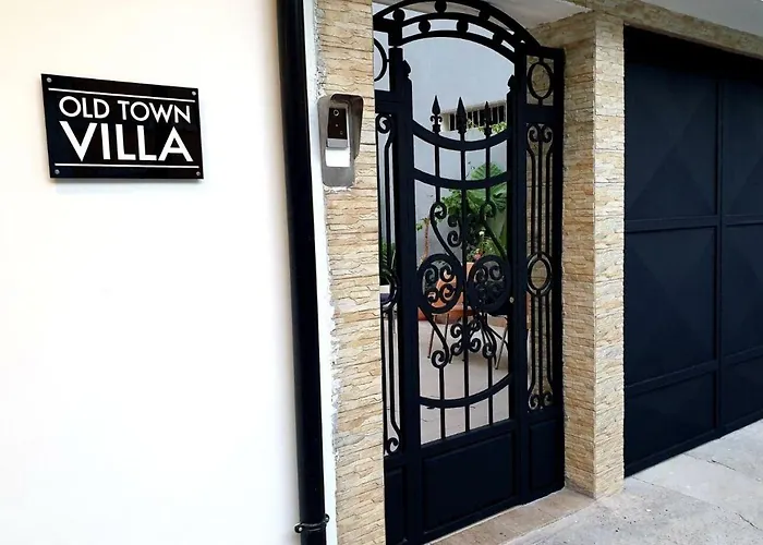 מלון Old Town דורס